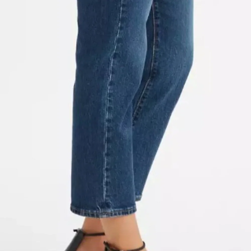 Levi's - Picture 4 of 7
